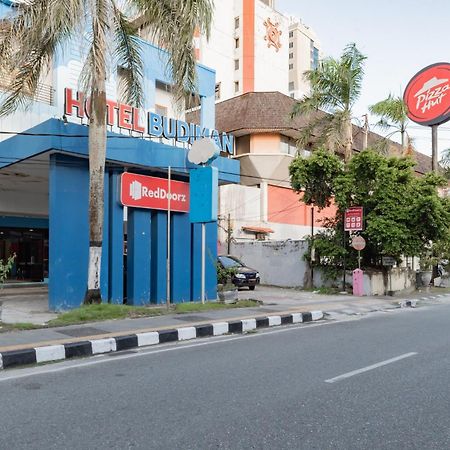 Hotel Reddoorz Near Plaza Balikpapan Esterno foto