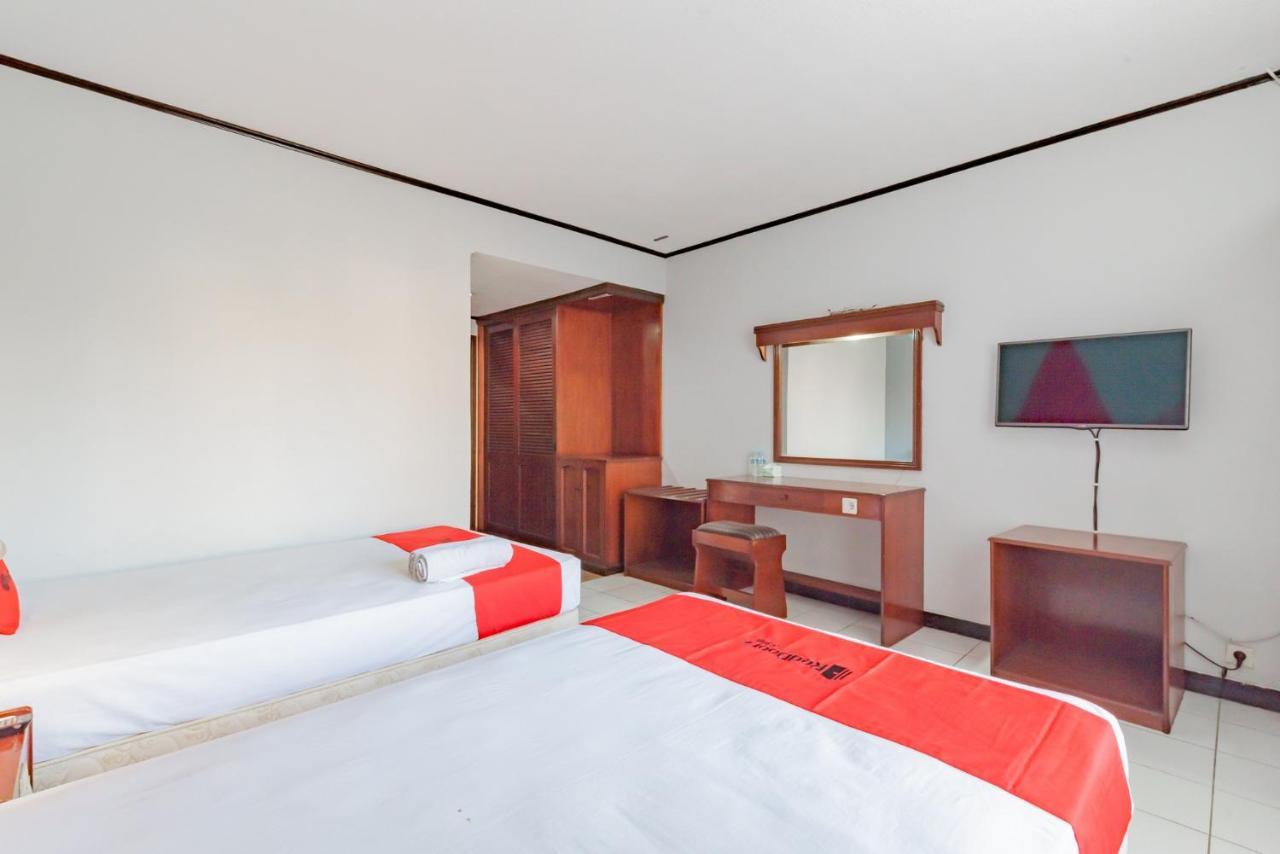 Hotel Reddoorz Near Plaza Balikpapan Esterno foto