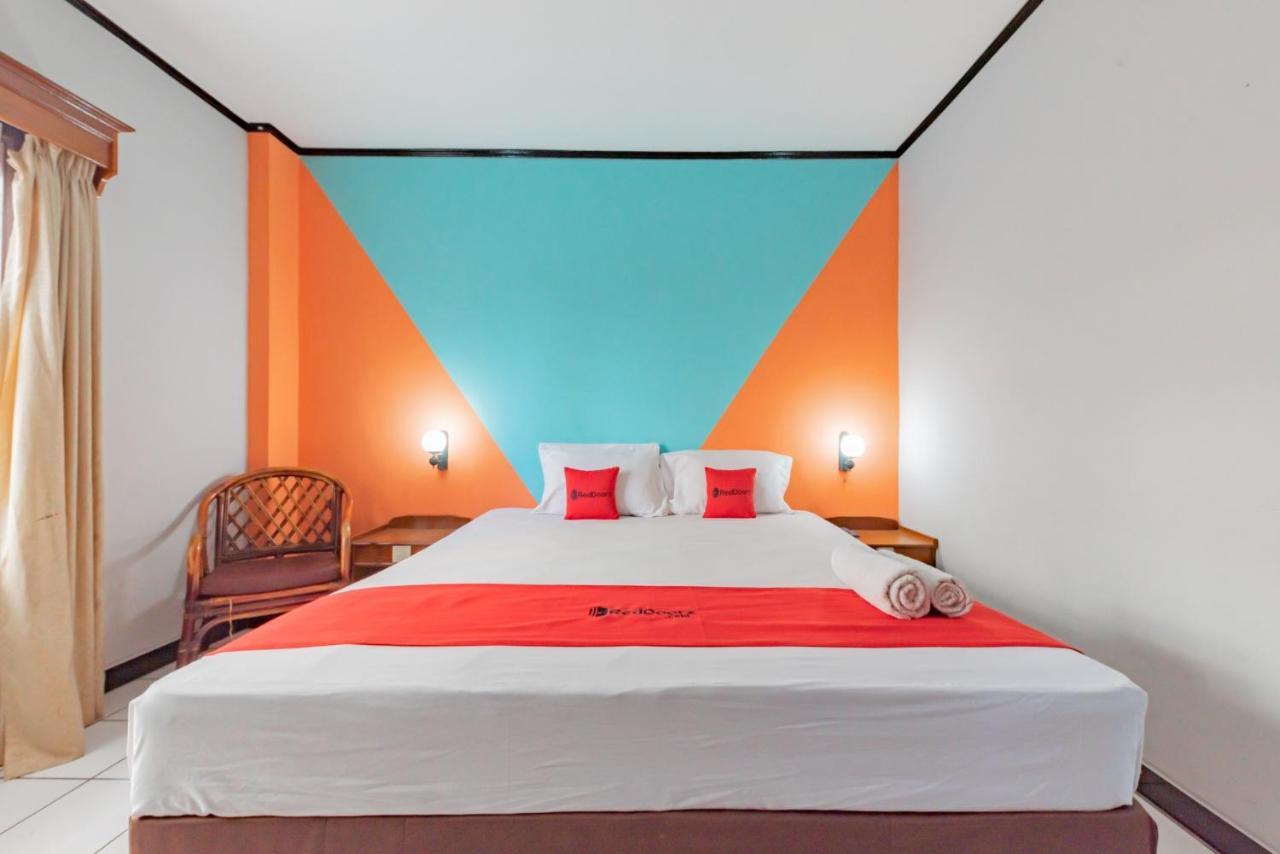 Hotel Reddoorz Near Plaza Balikpapan Esterno foto