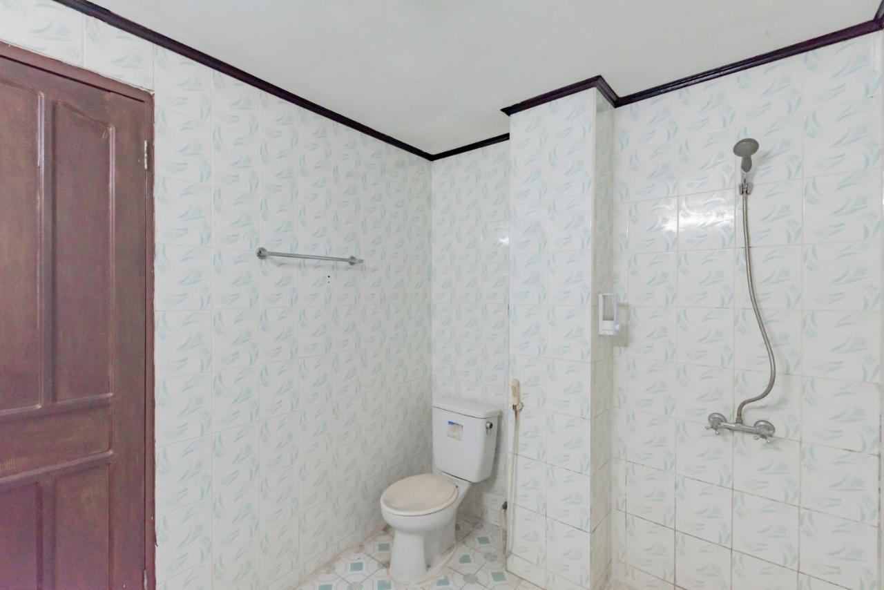 Hotel Reddoorz Near Plaza Balikpapan Esterno foto