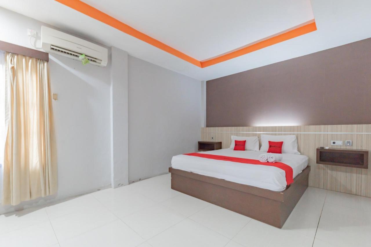 Hotel Reddoorz Near Plaza Balikpapan Esterno foto