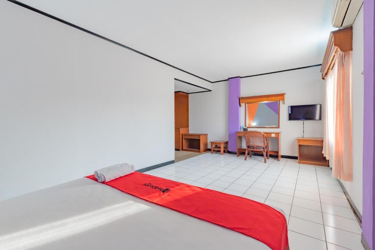 Hotel Reddoorz Near Plaza Balikpapan Esterno foto
