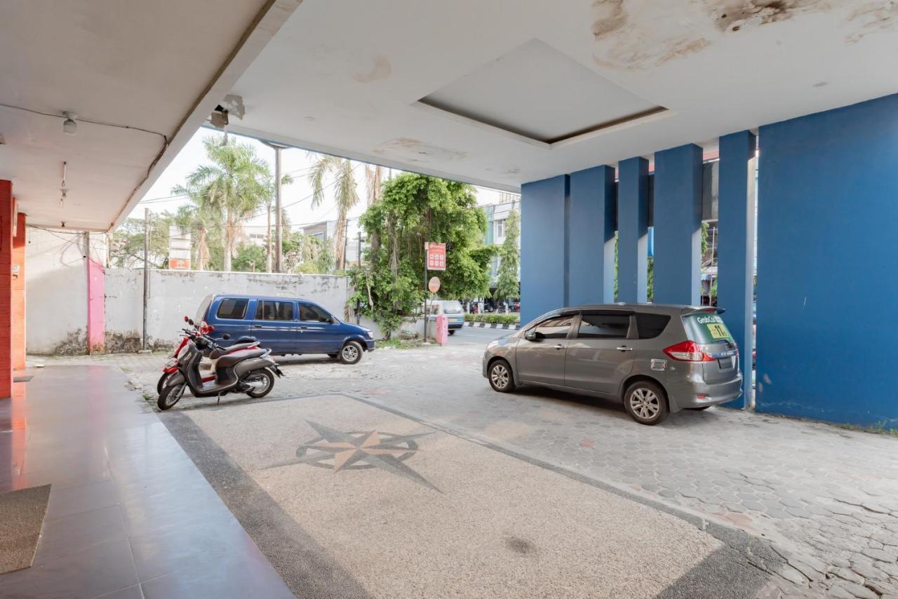 Hotel Reddoorz Near Plaza Balikpapan Esterno foto