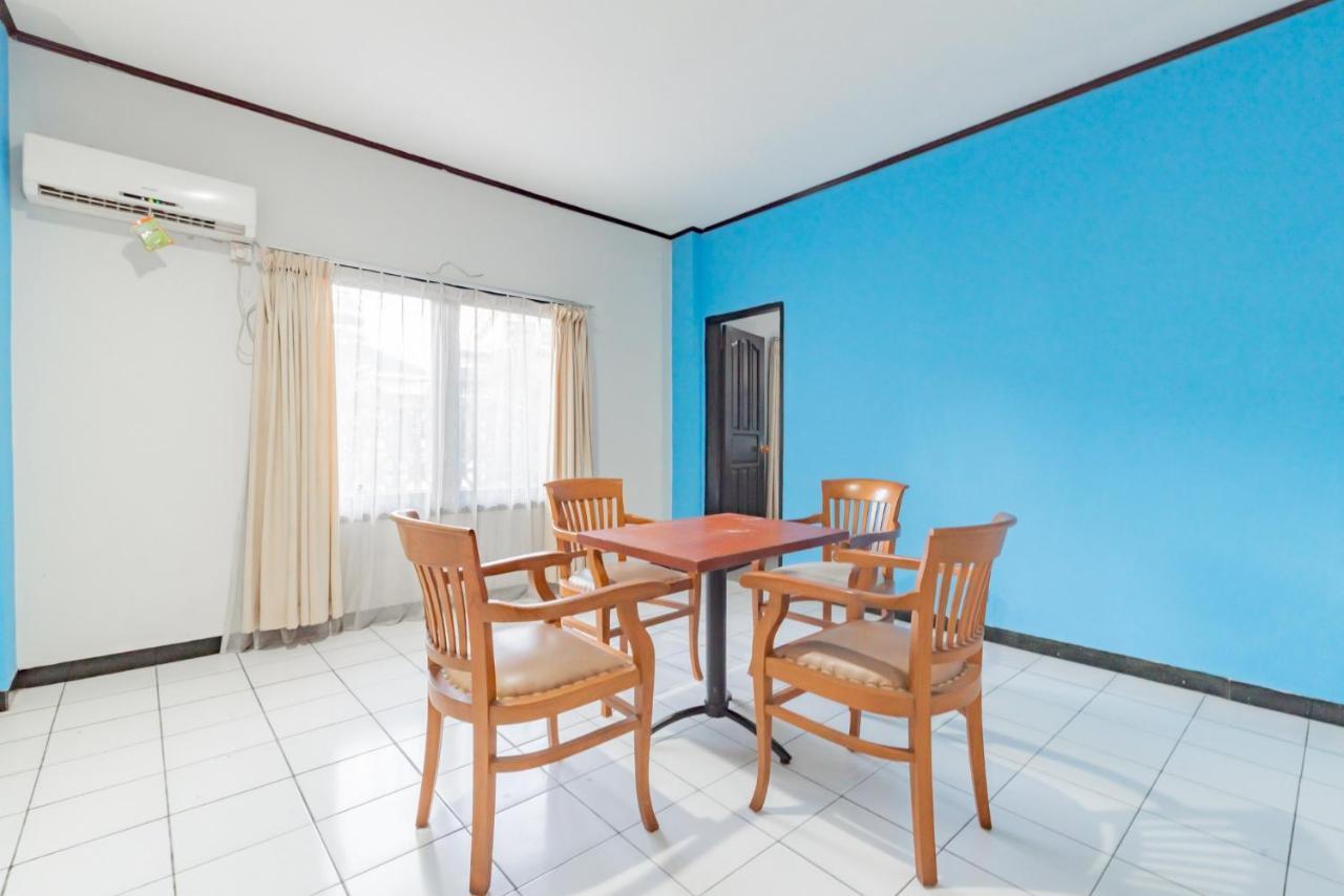 Hotel Reddoorz Near Plaza Balikpapan Esterno foto