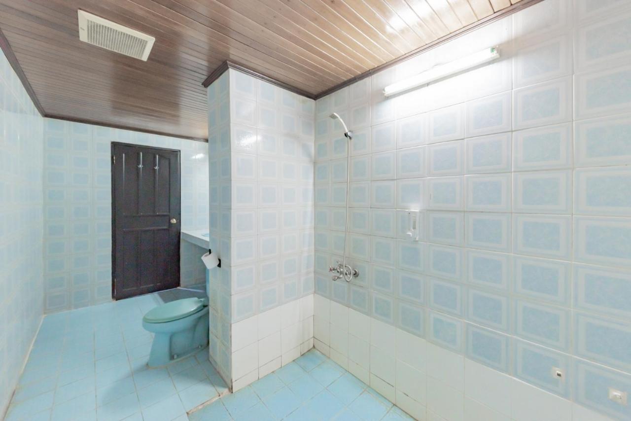 Hotel Reddoorz Near Plaza Balikpapan Esterno foto