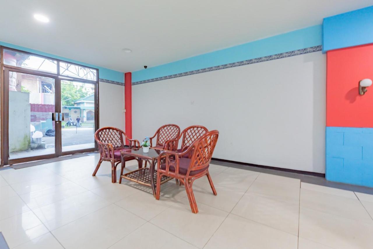 Hotel Reddoorz Near Plaza Balikpapan Esterno foto