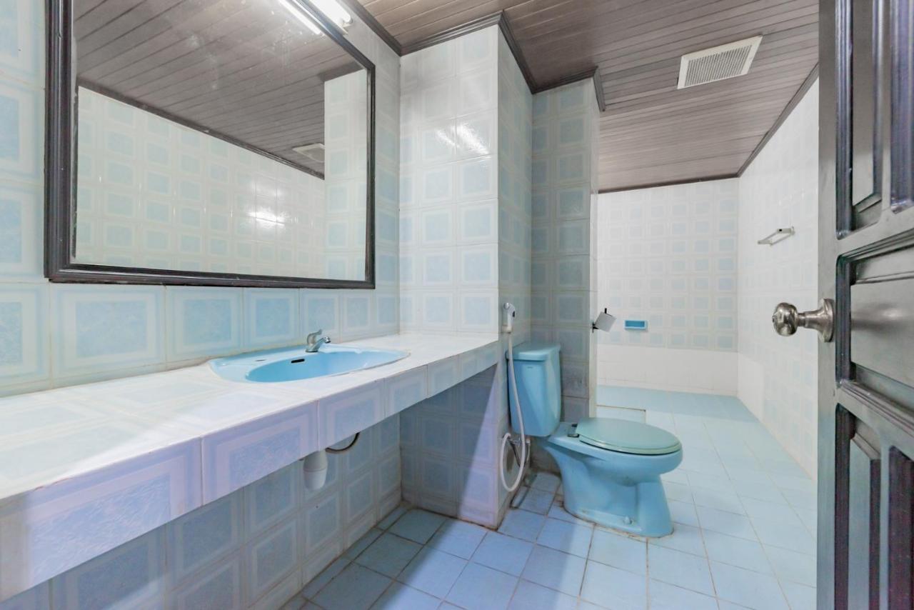 Hotel Reddoorz Near Plaza Balikpapan Esterno foto
