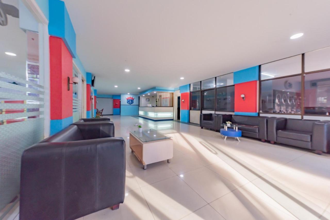 Hotel Reddoorz Near Plaza Balikpapan Esterno foto